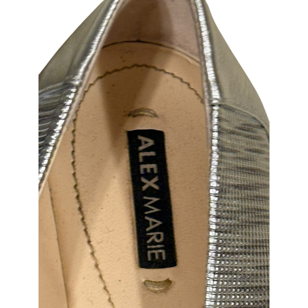 Alex Marie Women’s Silver Metallic Flats Size 8.5 - Picture 2 of 8
